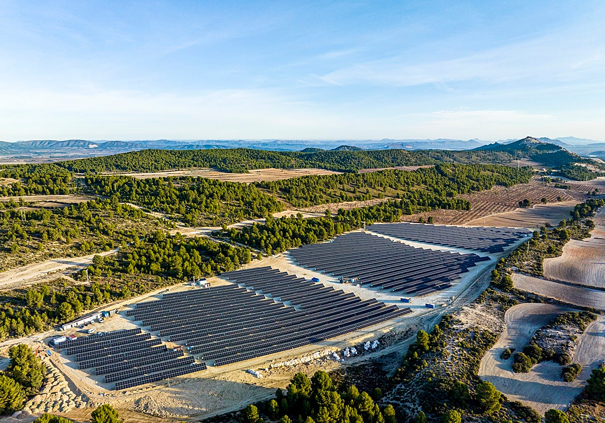 Una de las instalaciones de generación de energía fotovoltaica desplegada por la compañía