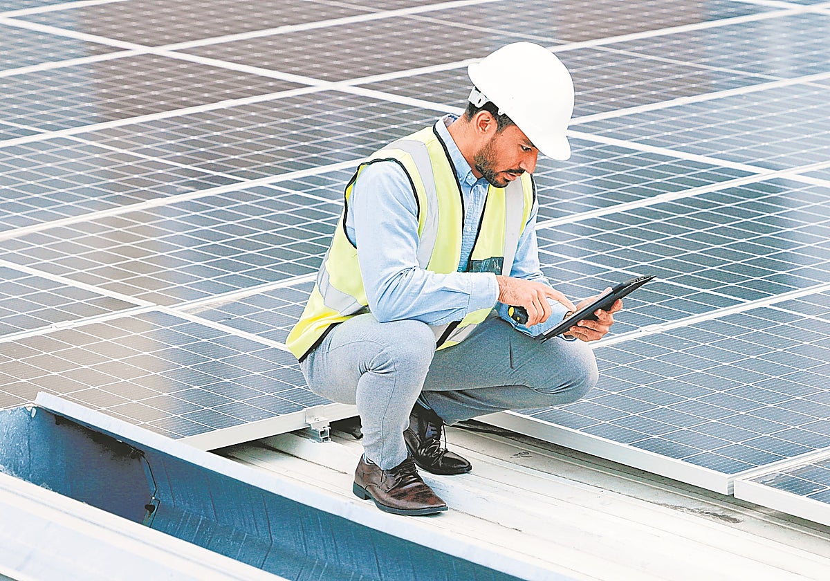 Existe una gran demanda de ingenieros no soló en el ámbito de la industria fotovoltaica, sino en todo el sector de la energía. Su empleabilidad es máxima