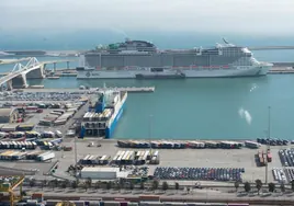 Barcelona redobla la presión y pide ahora reducir el número de terminales de cruceros pactadas con el Puerto