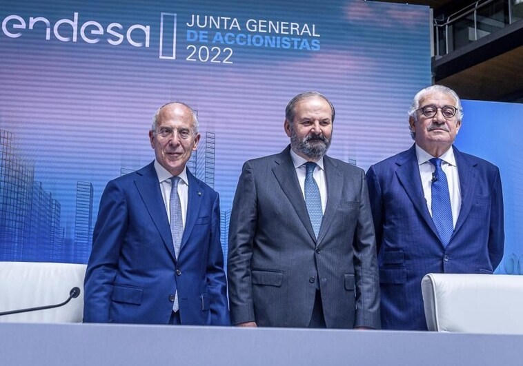 Starace, Sánchez-Calero y Bogas, en la reciente junta de Endesa