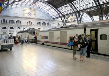 El Interrail al 50% y 30 euros en AVE: así son los descuentos del Gobierno para jóvenes viajeros