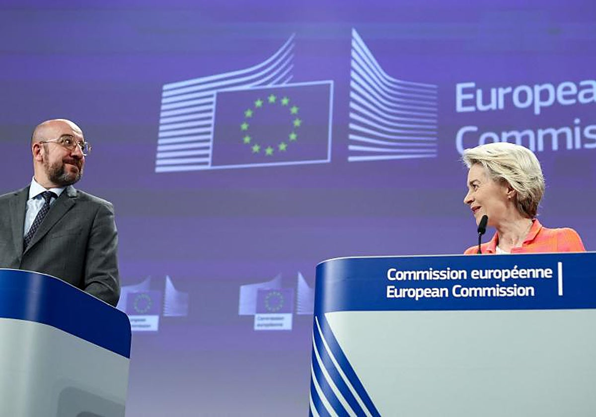 La presidenta de la Comisión y el del Consejo Europeo, Charles Michel