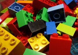 Lego lanza una oferta de trabajo para montadores: salario hasta 3.000 euros al mes, requisitos y cómo inscribirse