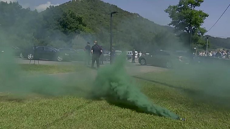 Ertzainas sindicados se manifiestan para reclamar "una negociación verdadera y sincera"