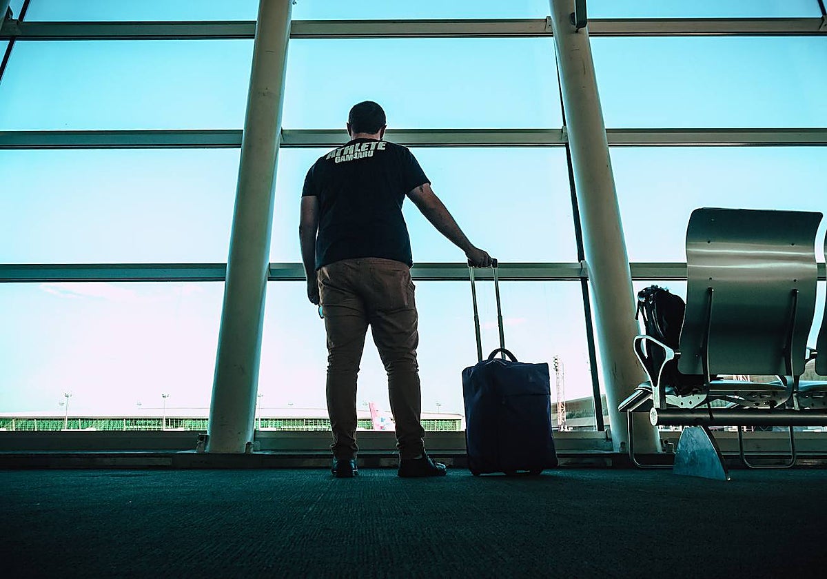 El SEPE aclara qué hacer en caso de estar en paro y querer viajar al extranjero