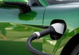Desgravación del 15% del IRPF por la compra de un vehículo eléctrico hasta un máximo de 20.000 euros