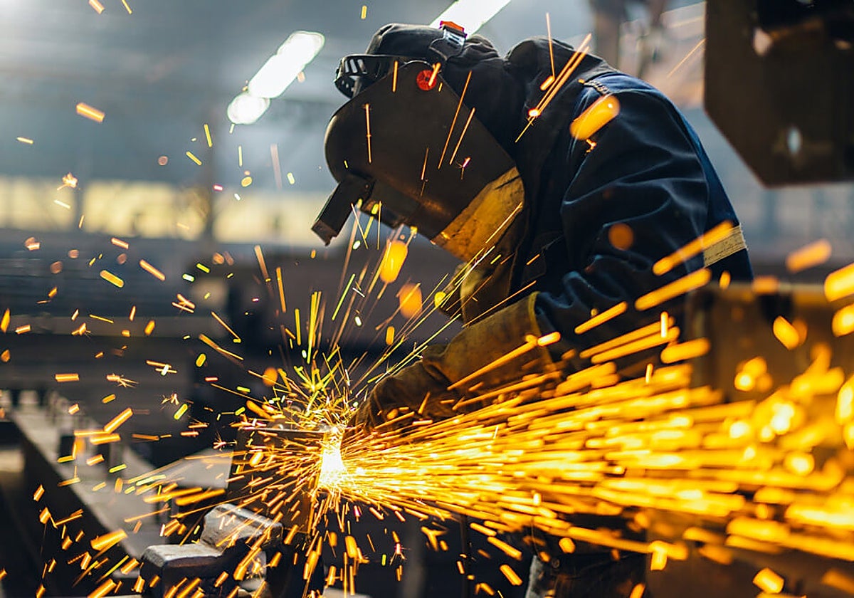 El sector industrial también pide un impulso a la formación para cerrar la brecha de personal cualificado en las fábricas