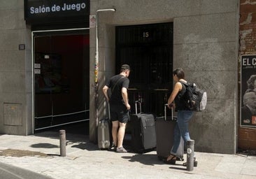 Los pisos turísticos vuelven a reproducirse tras el Covid y ponen en jaque a los vecinos de barrios emblemáticos