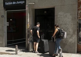 Los pisos turísticos vuelven a reproducirse tras el Covid y ponen en jaque a los vecinos de los barrios emblemáticos