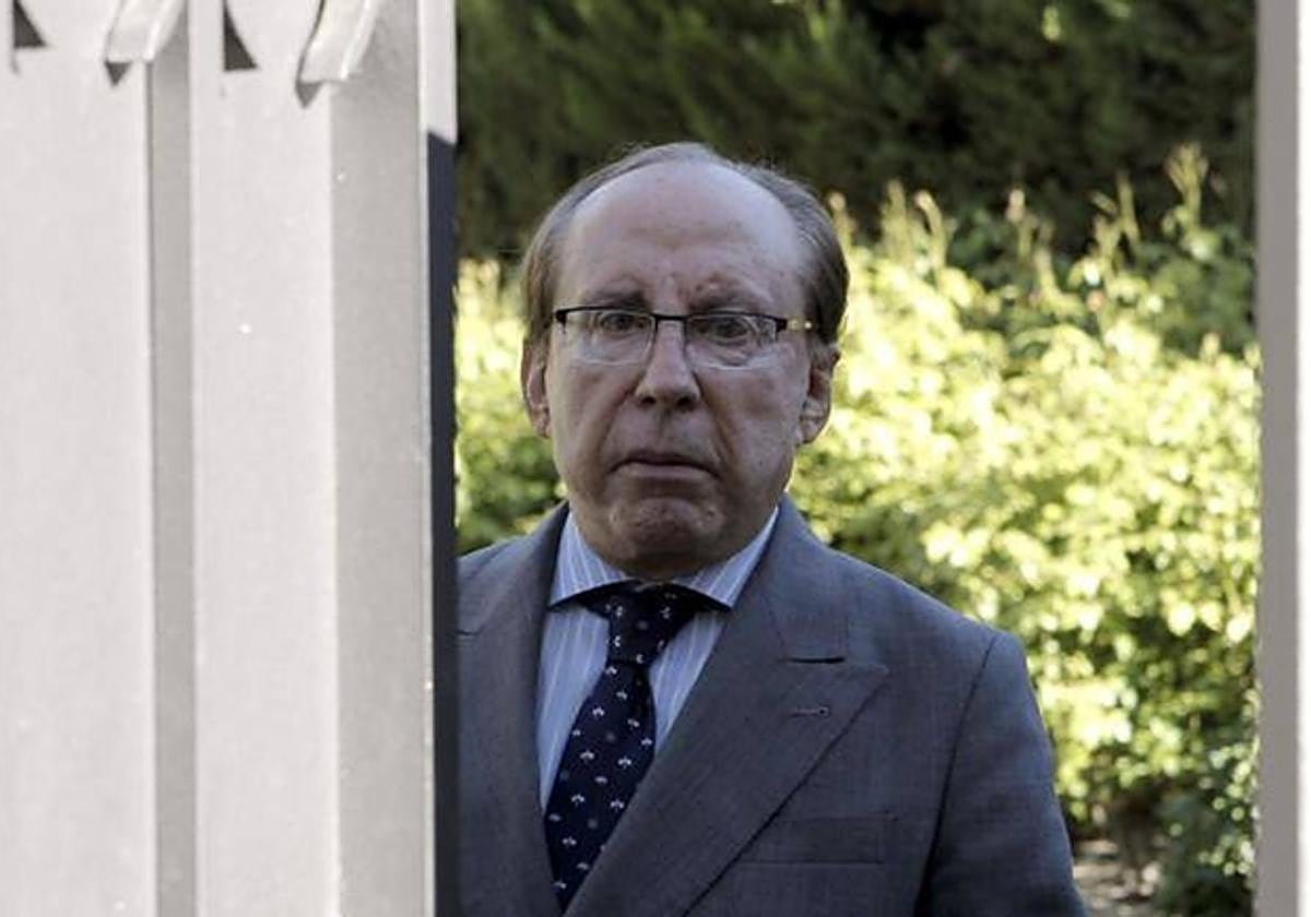 El empresario Ruiz-Mateos en su domicilio de Madrid en 2012