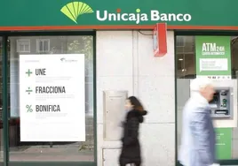 Unicaja se desploma en Bolsa tras la decisión de Oceanwood de vender casi toda su participación
