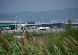 Desconvocada la huelga de los vigilantes del Aeropuerto de Barcelona tras 15 horas de reunión