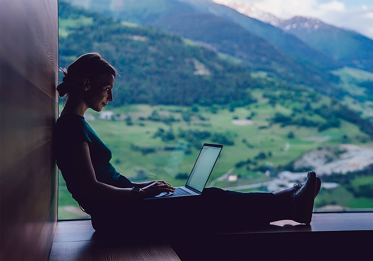 España se adhiere al primer gran acuerdo europeo sobre teletrabajo transfronterizo