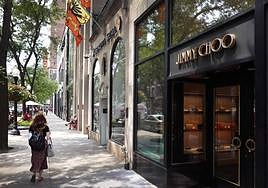 Tapestry comprará el holding dueño de Versace por 7.727 millones