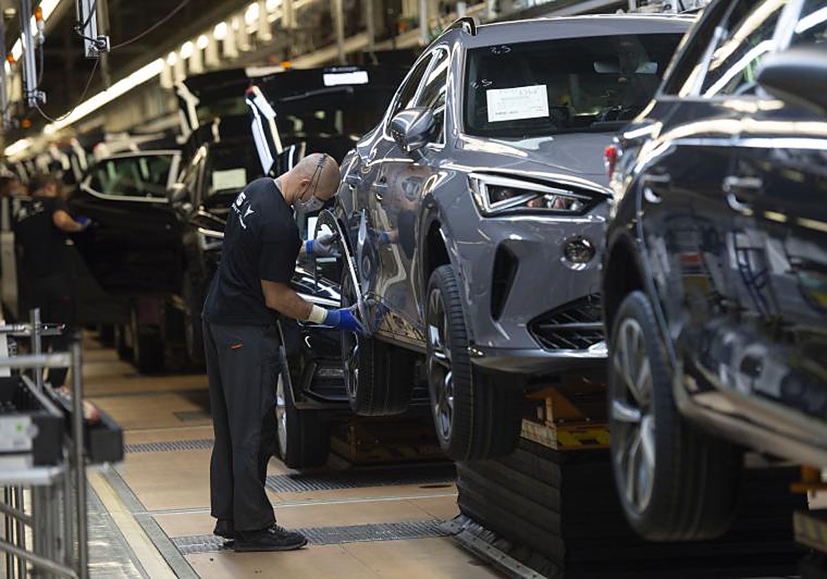 Las buenas cifras del semestre se explican por el vigor exportador del sector del automóvil