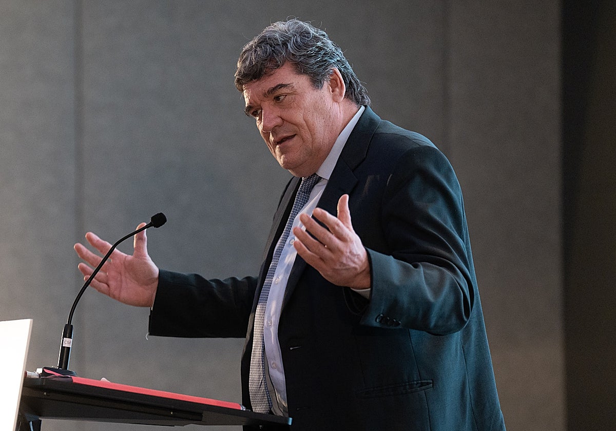 El ministro de Inclusión, Seguridad Social y Migraciones en funciones, José Luis Escrivá