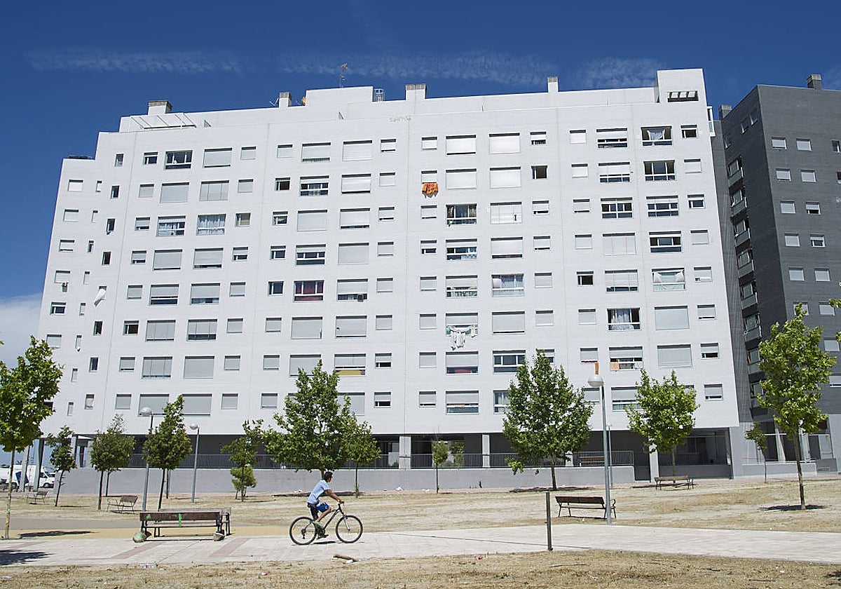 Edificio de vivienda nueva en el barrio de Vallecas en Madrid