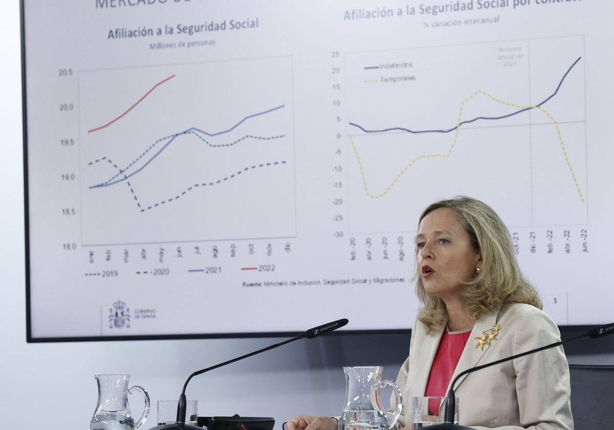 La vicepresidenta primera en funciones, Nadia Calviño, durante una presentación de datos económicos