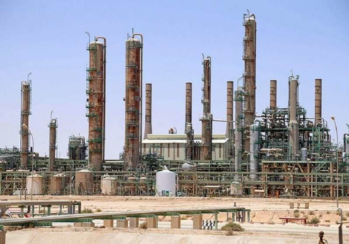 Refinería en la ciudad norteña de Libia de Ras Lanuf