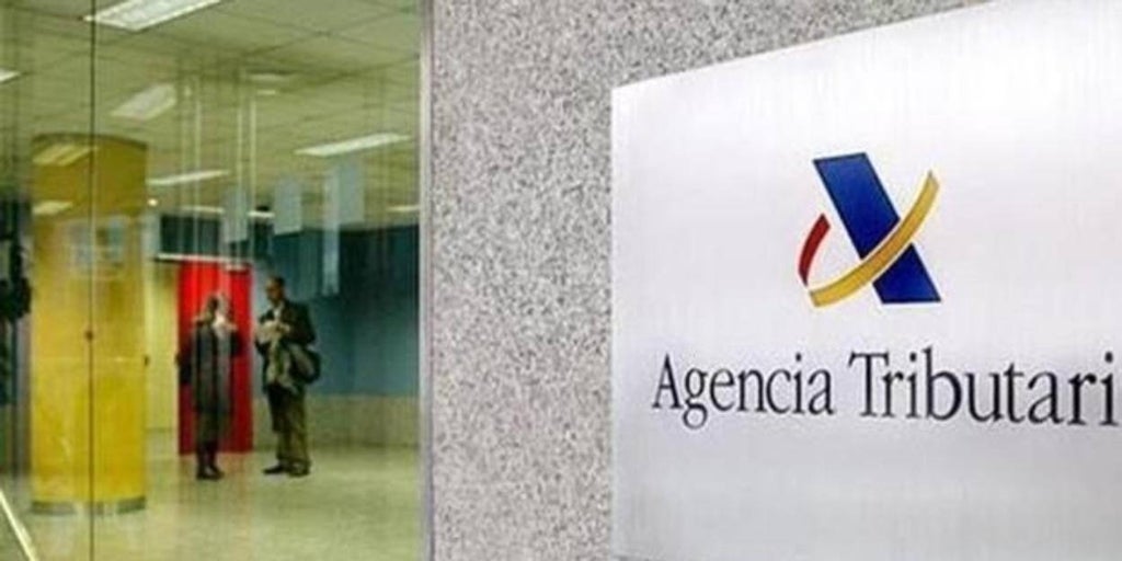 La Guardia Civil alerta de un SMS que suplanta a la Agencia Tributaria: si te llega, no piques