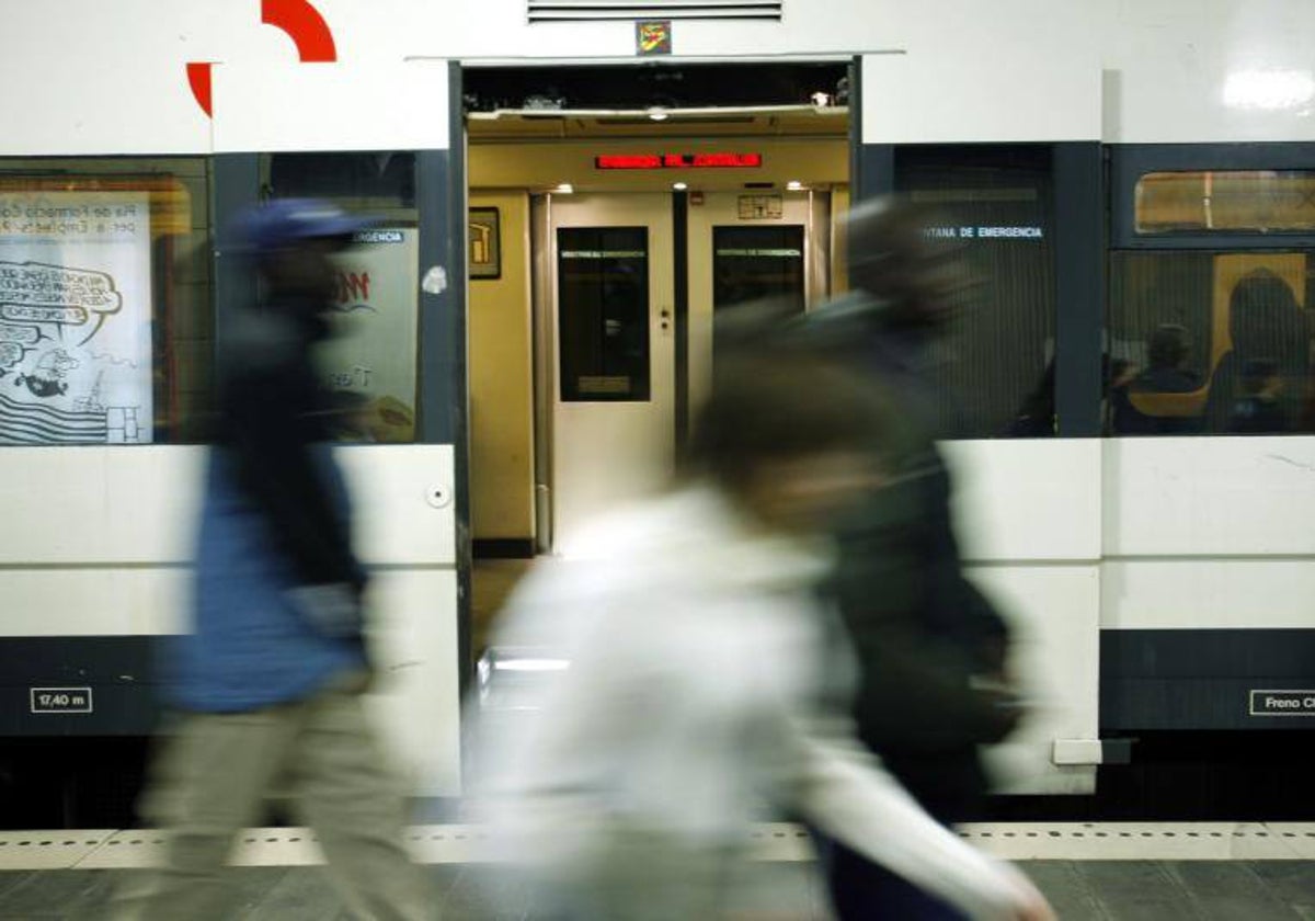 Los sindicatos de Renfe y Adif temen un desmantelamiento de Cercanías tras el traspaso de Rodalies a Cataluña