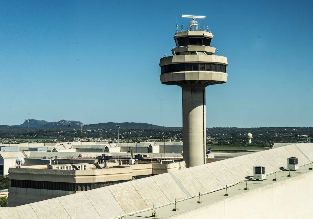 Torre de control en el aeropuerto de Palma