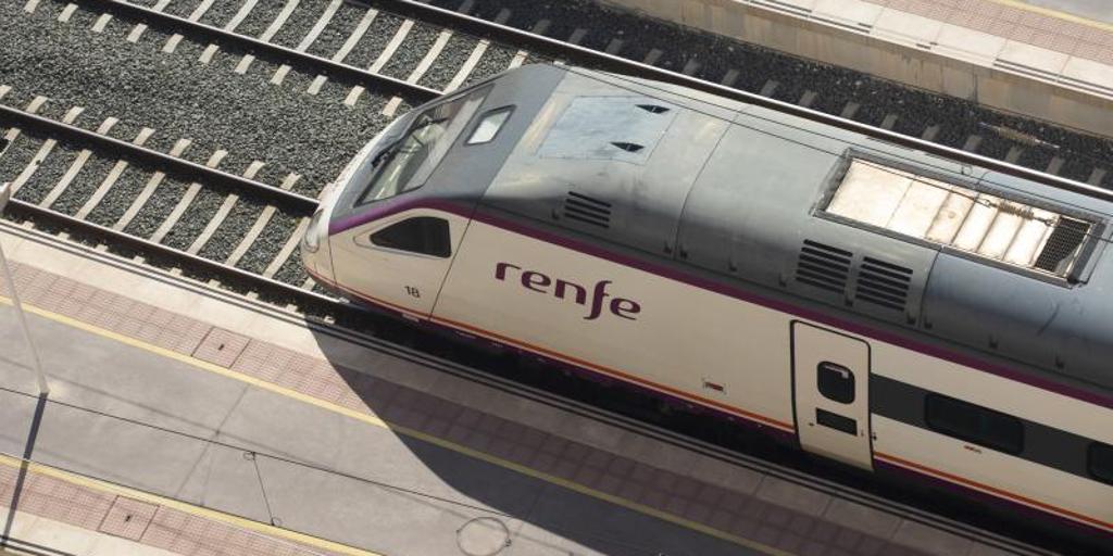 Los sindicatos de Renfe y Adif desconvocan la huelga tras llegar a un ...