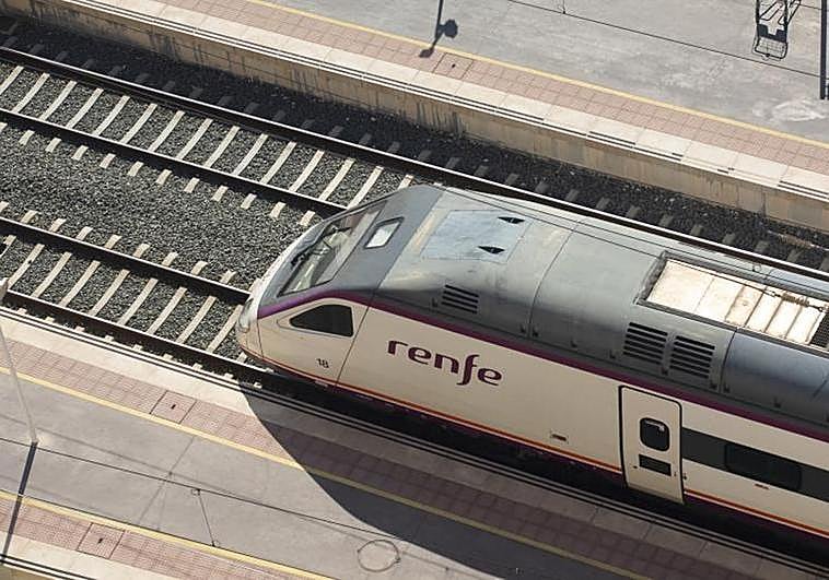 Los sindicatos de Renfe y Adif desconvocan la huelga tras llegar a un ...