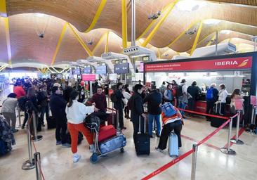 Los afectados por la huelga de 'handling' de Iberia no podrán pedir indemnización, pero sí un vuelo alternativo