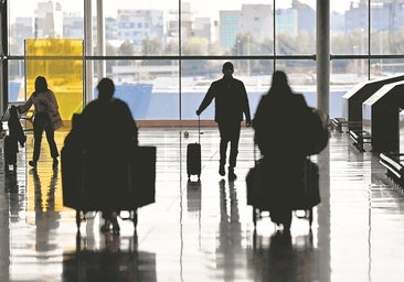 La fuga de trabajadores españoles al extranjero alcanza máximos de la última década