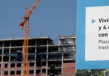 Los impuestos inflan en un 26% el precio final de los pisos