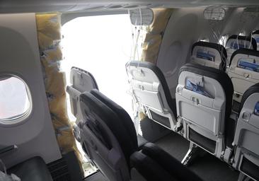 Las acciones de Boeing caen mientras reguladores exigen nuevas inspecciones a aeronaves MAX