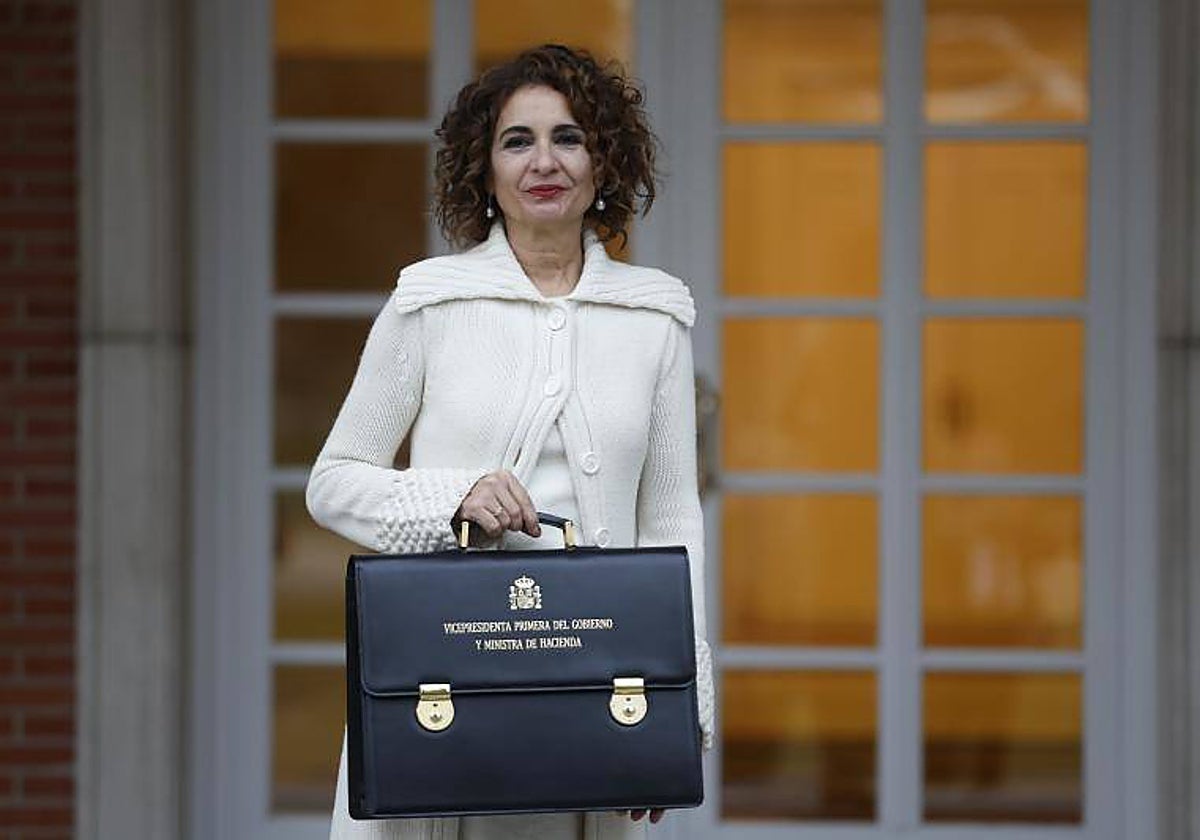 La vicepresidenta primera del Gobierno y ministra de Hacienda, María Jesús Montero