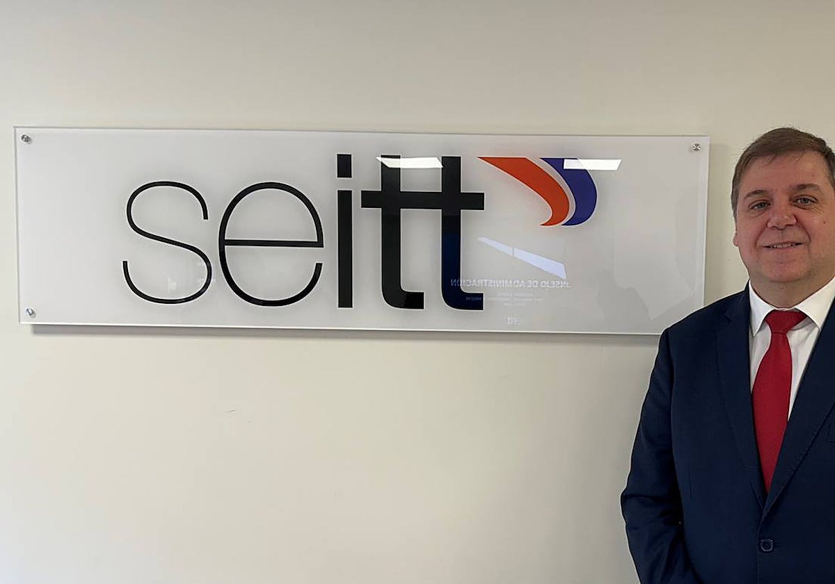 Sánchez recoloca a Juan Manuel Serrano en la empresa que gestiona las autopistas del Estado