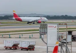 Iberia subrogará a los trabajadores de tres aeropuertos si no firma un acuerdo con los sindicatos en 24 horas