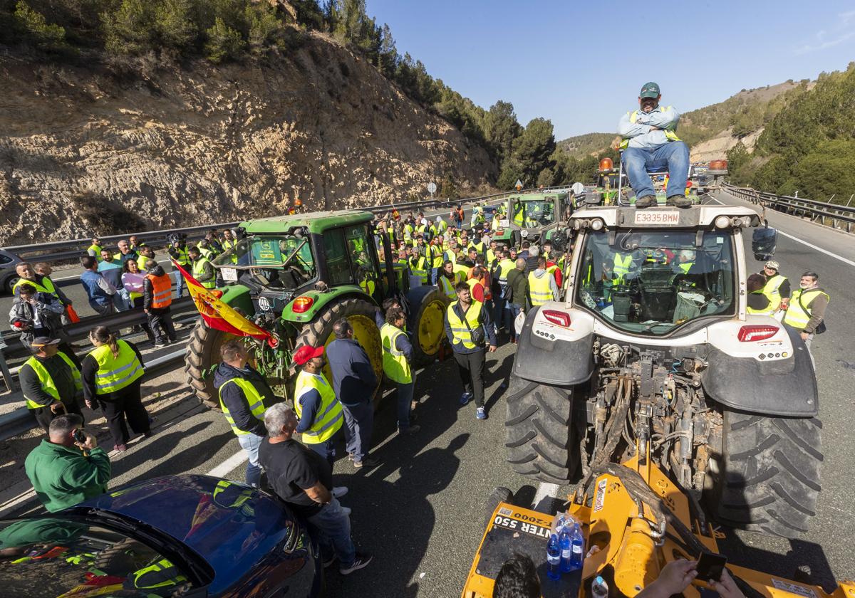 ¿Por qué están en huelga los agricultores? Las 12 reivindicaciones por las que protestan