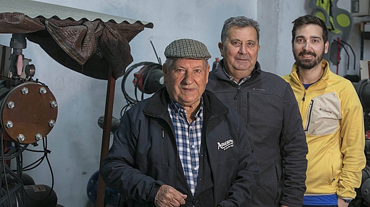 Los tres Sánchez, una saga de agricultores interrumpida en la generación más joven