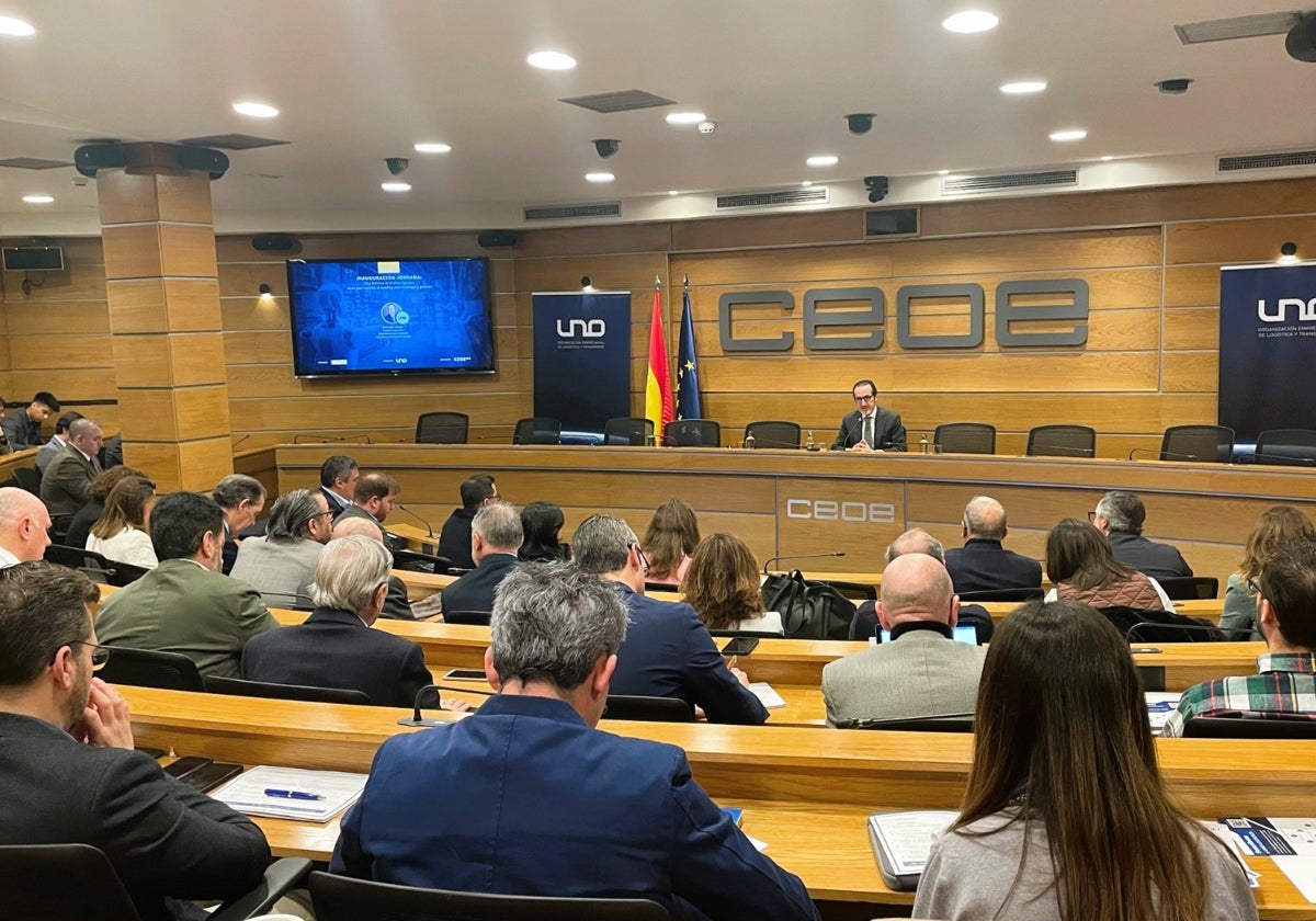 Jornada de UNO en la CEOE