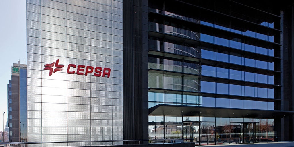 Cepsa geçen yıl 323 milyon euro 'vergi' ödedikten sonra 233 milyon euro zarar etti