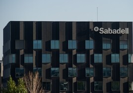 Sabadell lanza una cuenta digital para autónomos que devuelve 120 euros al año de la cuota del RETA