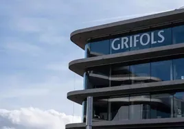 Grifols sufre una caída del 6% Bolsa tras el informe de la CNMV sobre sus cuentas