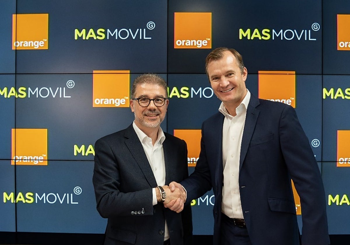 Ludovic Pech, CEO de Orange España, y Meinrad Spenger, CEO de MásMóvil han firmado la constitución del nuevo grujpo