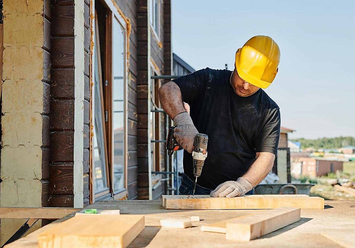 ¿Puede hacer tu vecino obras en casa en festivos y fines de semana? Esto es lo que dice la ley