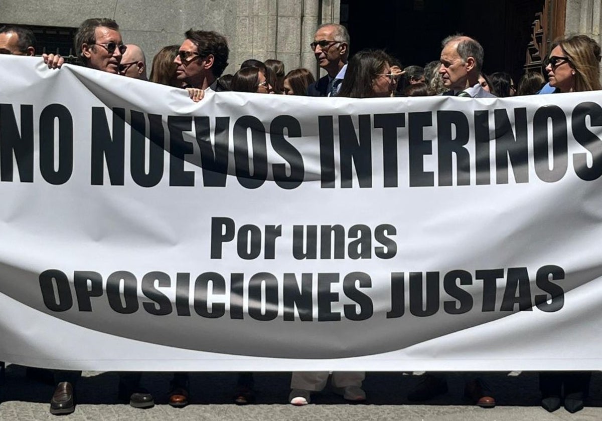 Protesta de inspectores de Hacienda del Estado contra la inclusión de interinos en las oposiciones