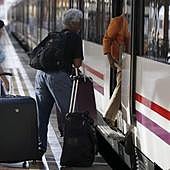 Renfe emite abonos gratis en Cercanías y Media Distancia para viajar hasta el 31 de agosto: requisitos y cómo obtenerlos