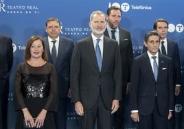 Telefónica celebra un siglo de historia en una gran gala en el Teatro Real presidida por Felipe VI