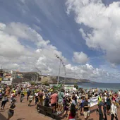 Manifestantes protestan contra el turismo en masa en Las Palmas de Gran Canarias