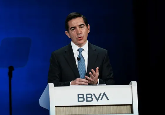 BBVA plantea a Banco Sabadell un nuevo intento para fusionarse