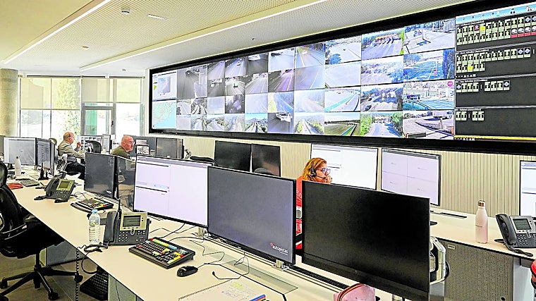 Las salas de control del Centro de Seguridad de Abertis es un ejemplo de cómo aplicar las últimas tecnologías en la gestión integral de infraestructuras de movilidad