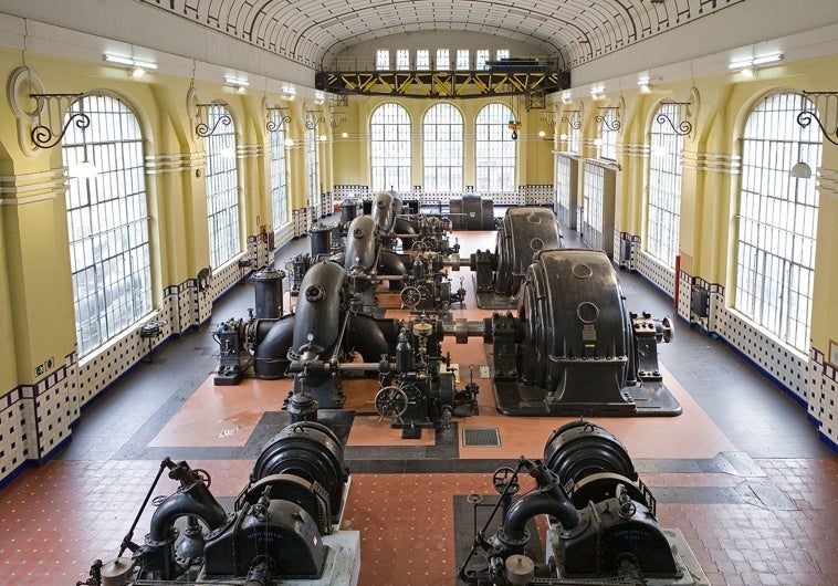 Central hidroeléctrica de Seira (Huesca), que se conserva como ejemplo de patrimonio industrial de principios del siglo XX. Alimentó una línea eléctrica hasta Barcelona que fue la de mayor tensión en Europa en aquel tiempo. Está en manos de Acciona que cuenta con otras 74 centrales hidráulicas